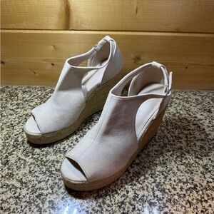 Womens Size 40 or Size 8.5  Cream Wedge Sandals